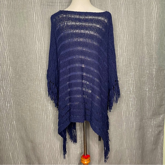 Chico’s open weave sharkbite hem fringe poncho - Picture 2 of 6
